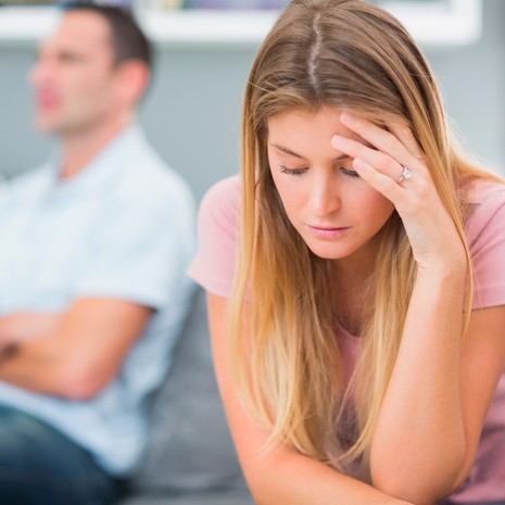 Narsisti on mielestään täydellinen mutta vähättelee muita, valehtelee ja saa muut voimaan pahoin.