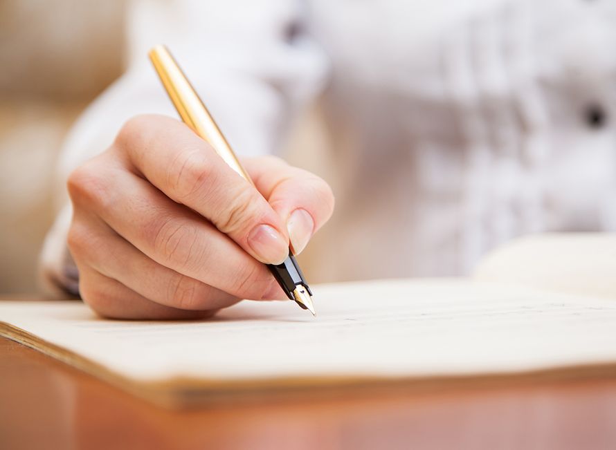 voimaannuttava kirjoittaminen ja kirjallisuusterapia apuna muutoksessa