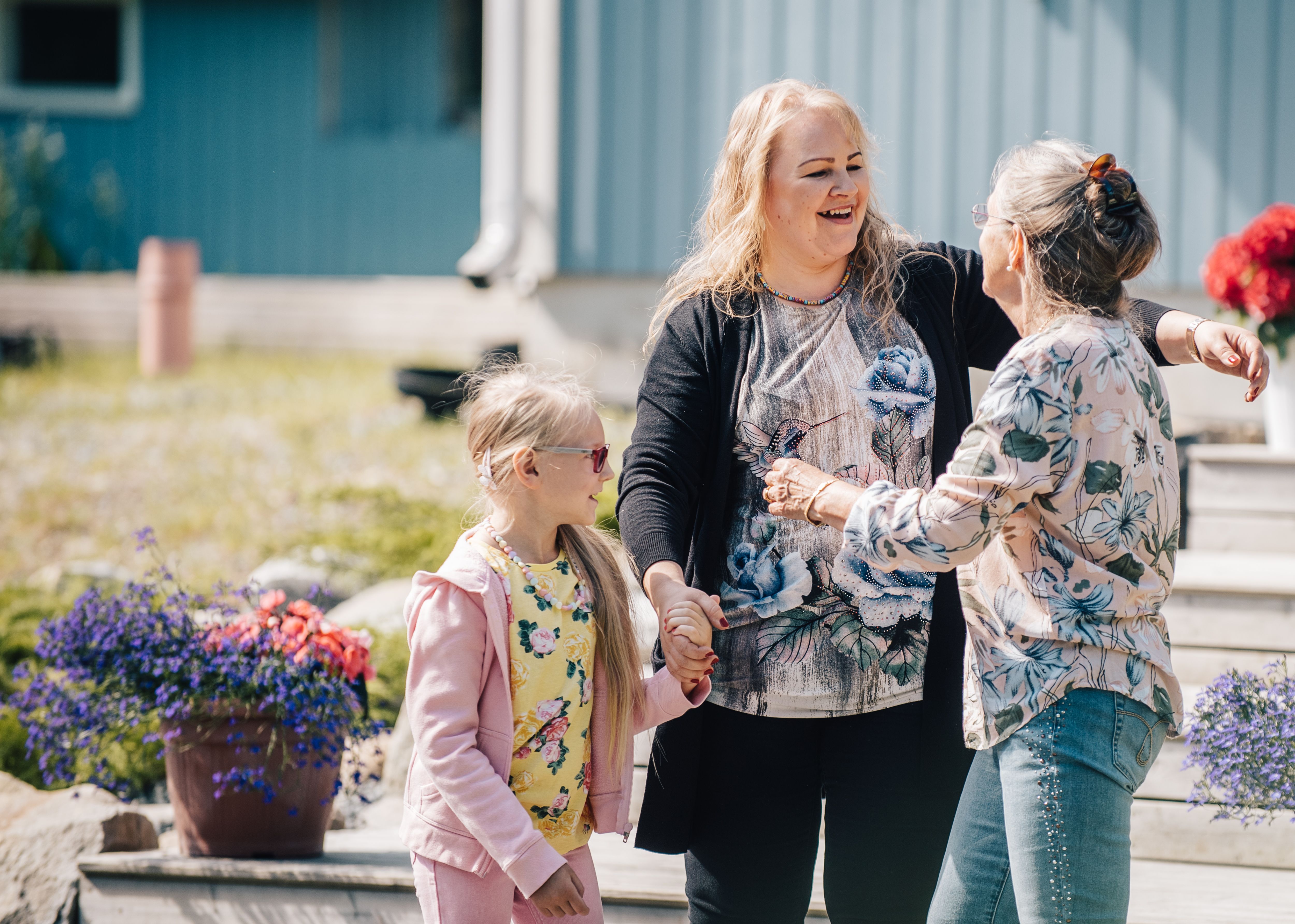 Anne ja Marit pitävät yhteyttä silloinkin, kun Marit on Ranskassa.