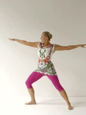 Kylli Kukkin lempeä pikajumppa | 15/16 Virtaava sarja