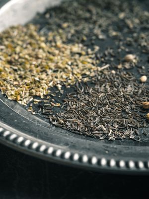 mausteet antibiootteina antibakteeriset korianteri oregaano hunaja