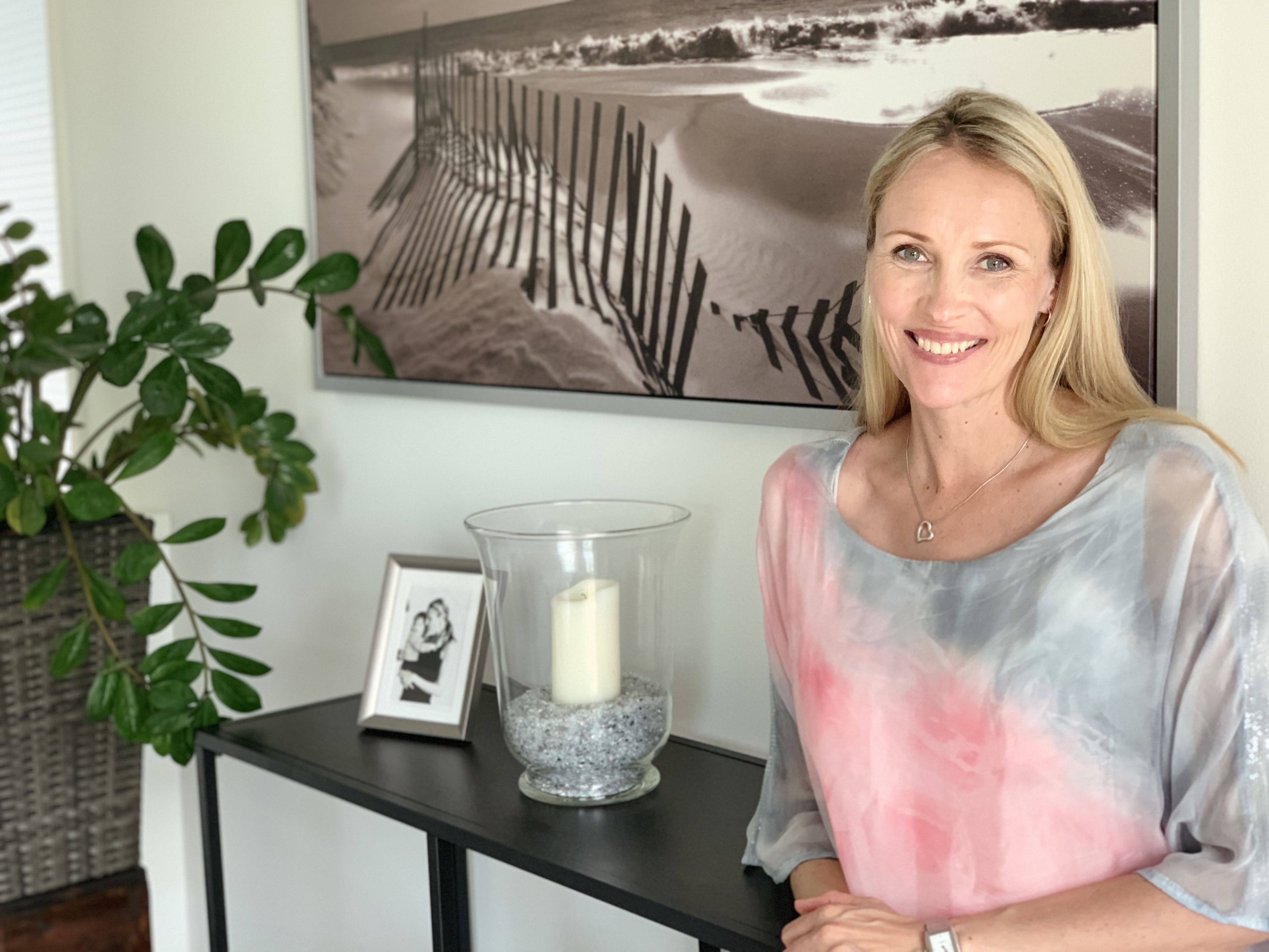 Merja Valkonen-Hernandez opettaa naputtelua myös lapsille.